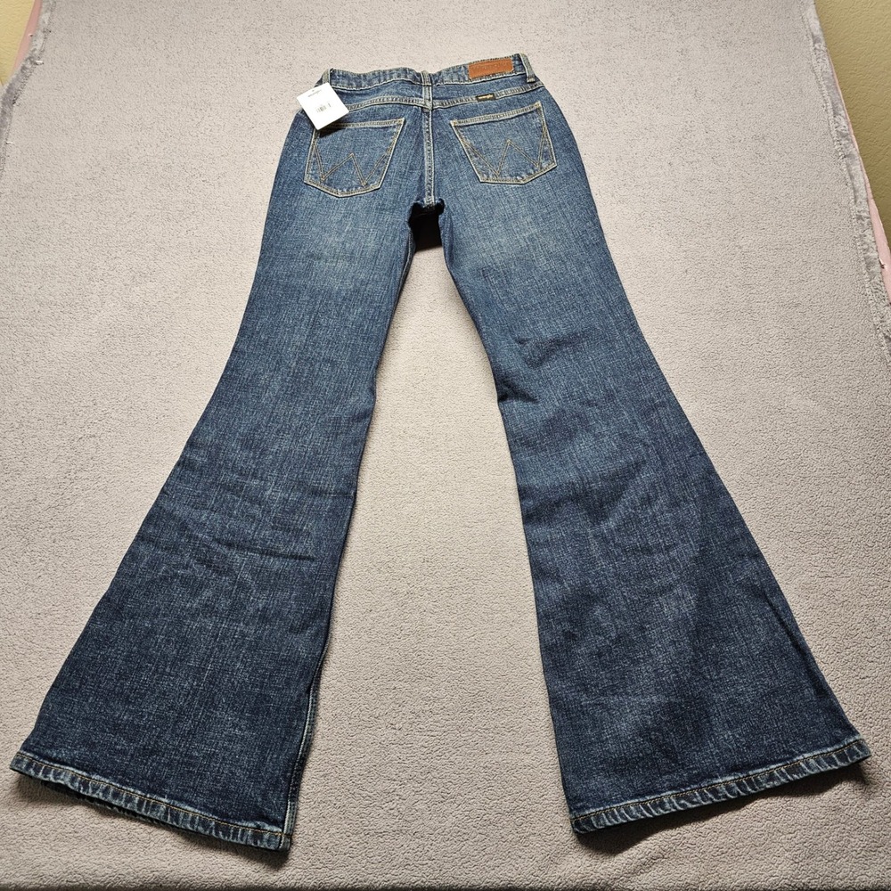 NWT Wrangler High Rise Fierce Flare Jeans Medium Wash Blue Boho Retro Size 0x30 - Picture 9 of 12